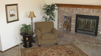 HadskellFamilyroom.JPG (Md:350x196) HadskellFamilyroom.JPG (Md:350x196)